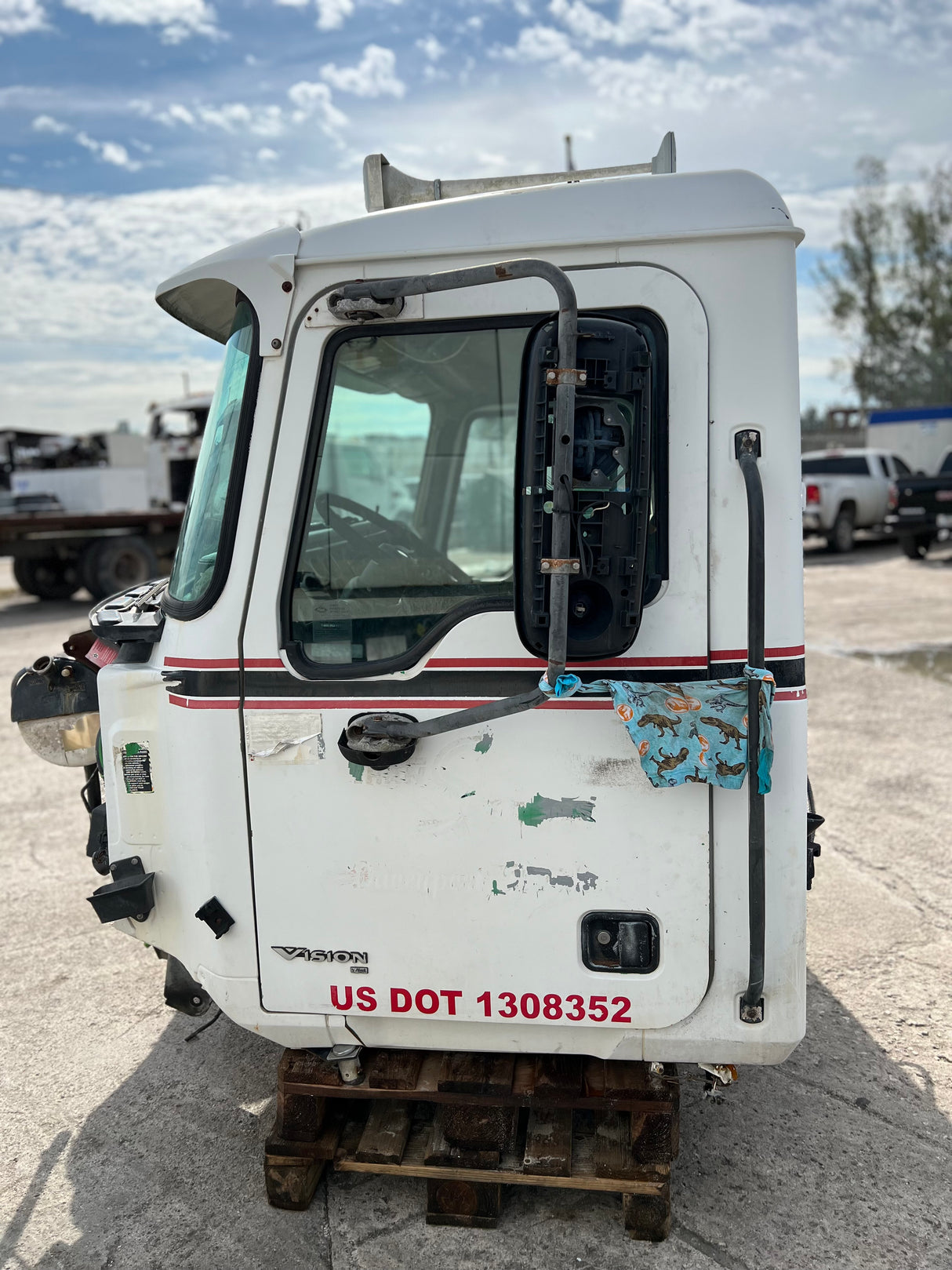 2006 Mack Vision CXN613 CAB