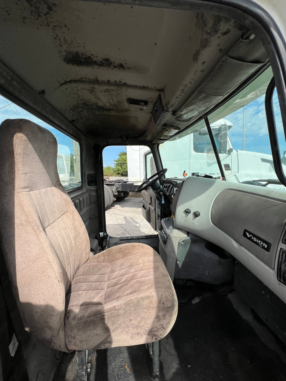 2006 Mack Vision CXN613 CAB