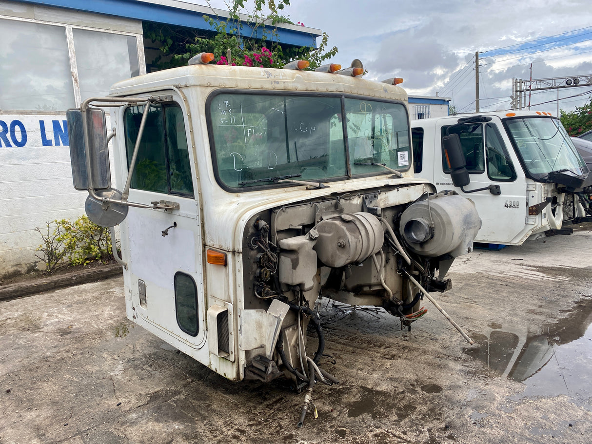 1996 International 9200 6X4 Cab