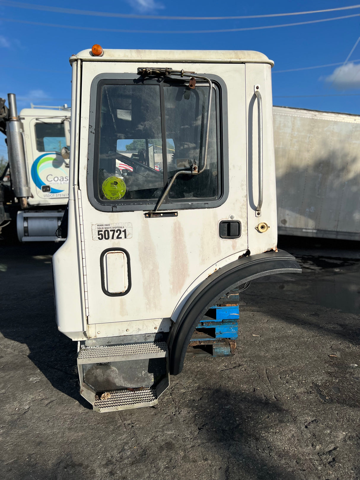 1998 MACK MR688S Forward Low Cab