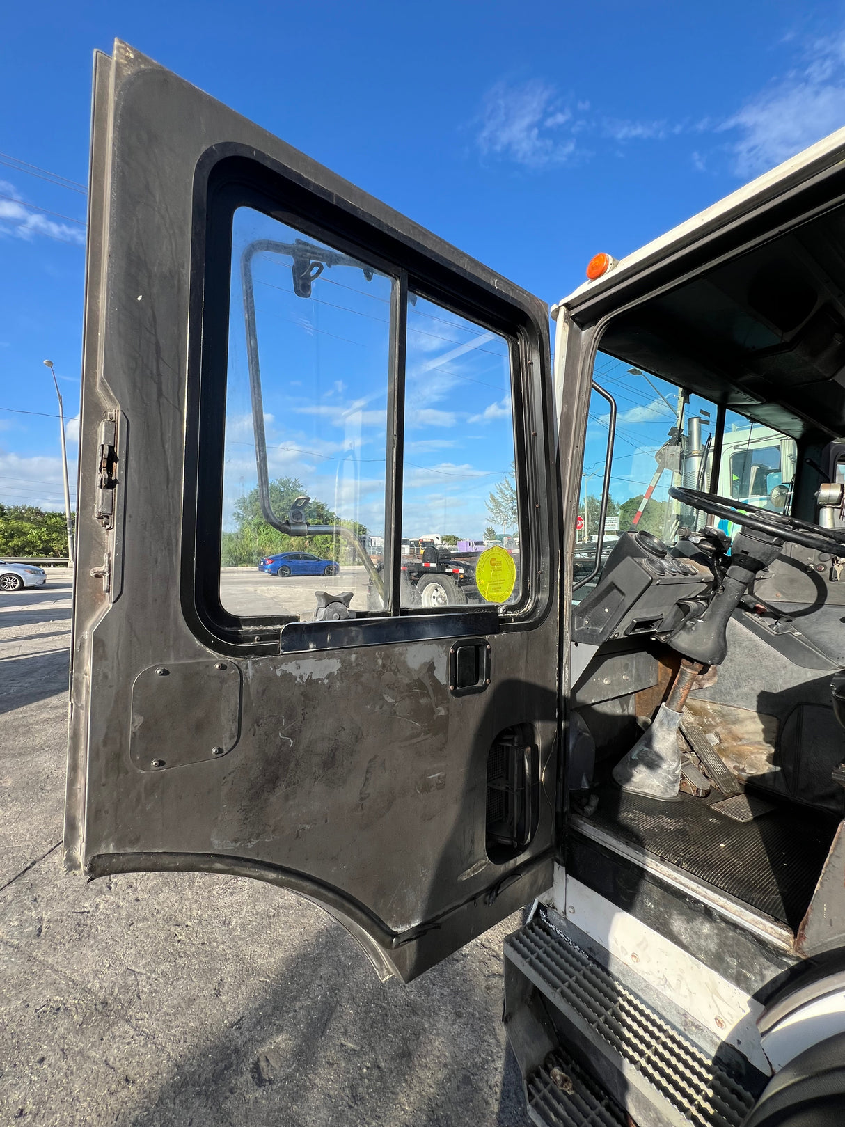 1998 MACK MR688S Forward Low Cab