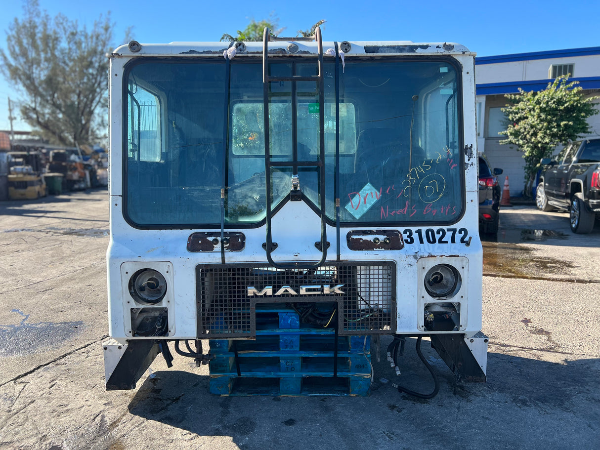 2007 MACK MR688S Forward Low Cab, 600 Series