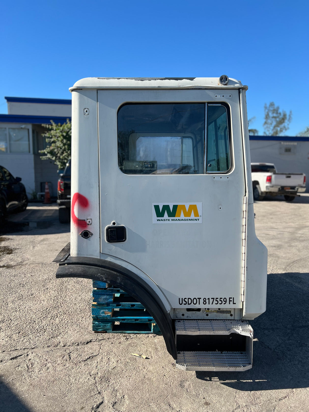 2007 MACK MR688S Forward Low Cab, 600 Series