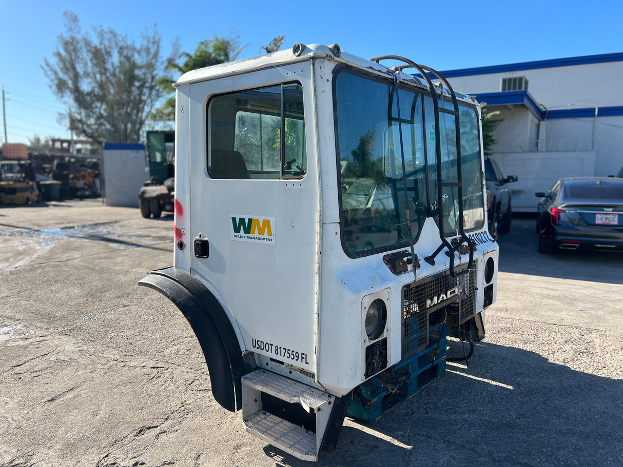 2007 MACK MR688S Forward Low Cab, 600 Series