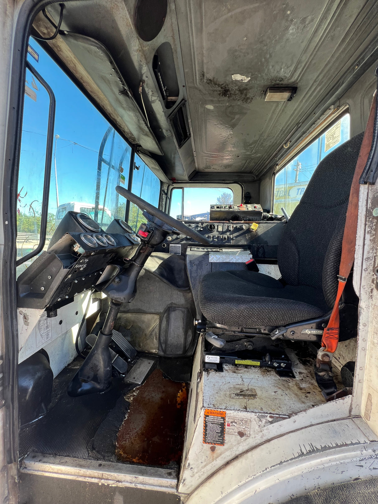 2007 MACK MR688S Forward Low Cab, 600 Series