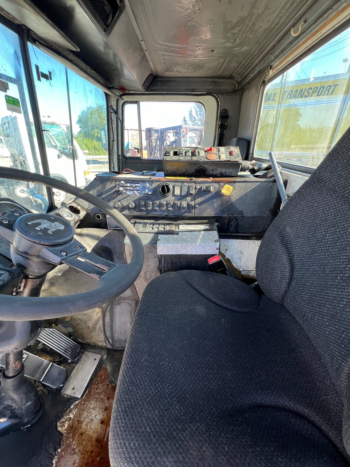 2007 MACK MR688S Forward Low Cab, 600 Series