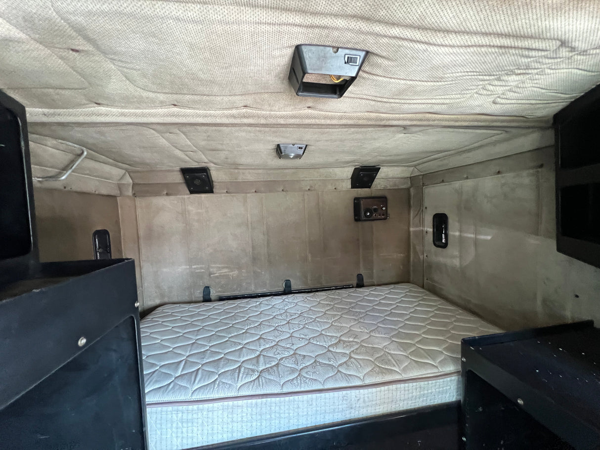 1993 Freightliner FLD120 Conventional CAB