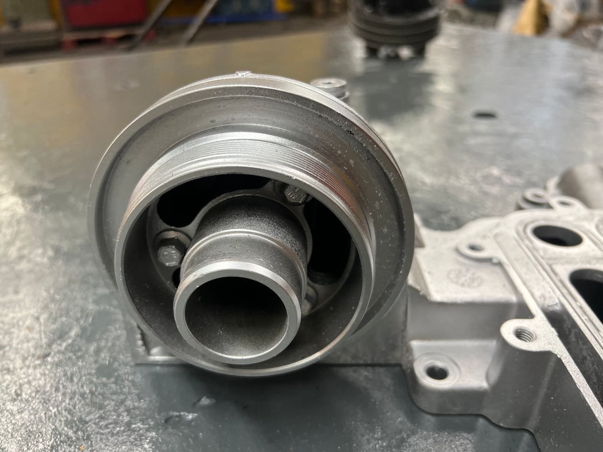 INTERNATIONAL DT466E ENGINE OIL FILTER / COOLER HOUSIN