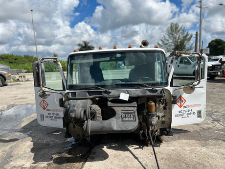 2005 International 9200i CAB Shell