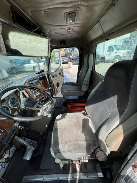 2005 International 9200i CAB Shell