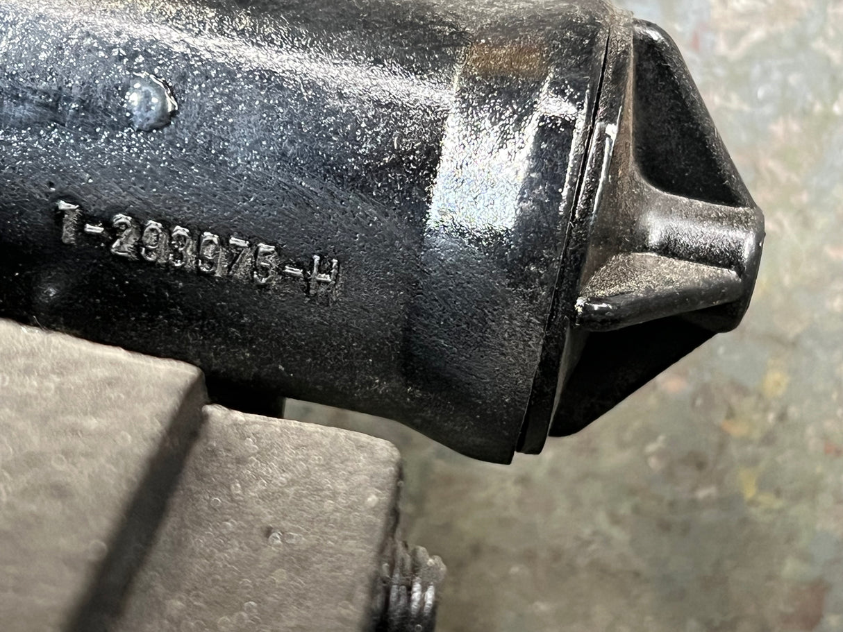 Bendix TU-TLO 550 Air Brake Compressor Bendix Part # 108111, IH Part # 1689954C91