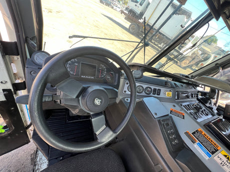 2019 Mack LR64 CAB, VIN: 1M2LR2GC7KM001040