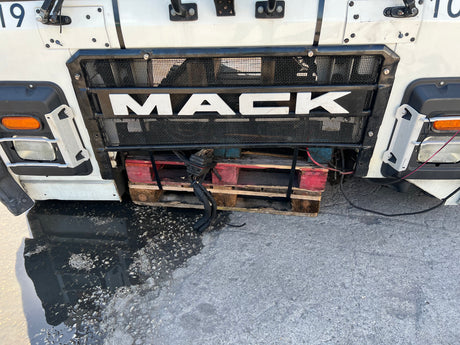 2019 Mack LR64 CAB, VIN: 1M2LR2GC7KM001040