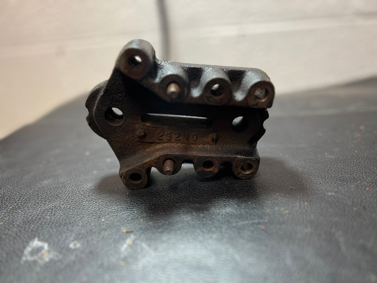 Cummins ISB 5.9L BorgWarner 1208-7 Electromagnetic Fan Clutch Mounting Base 3933371