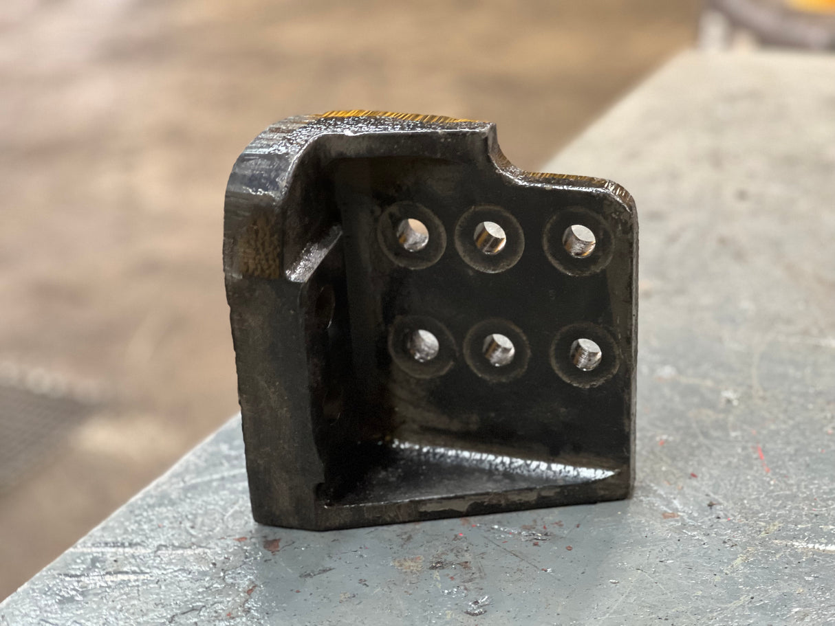 Mack Diesel Engine Mount 158GB5175M2