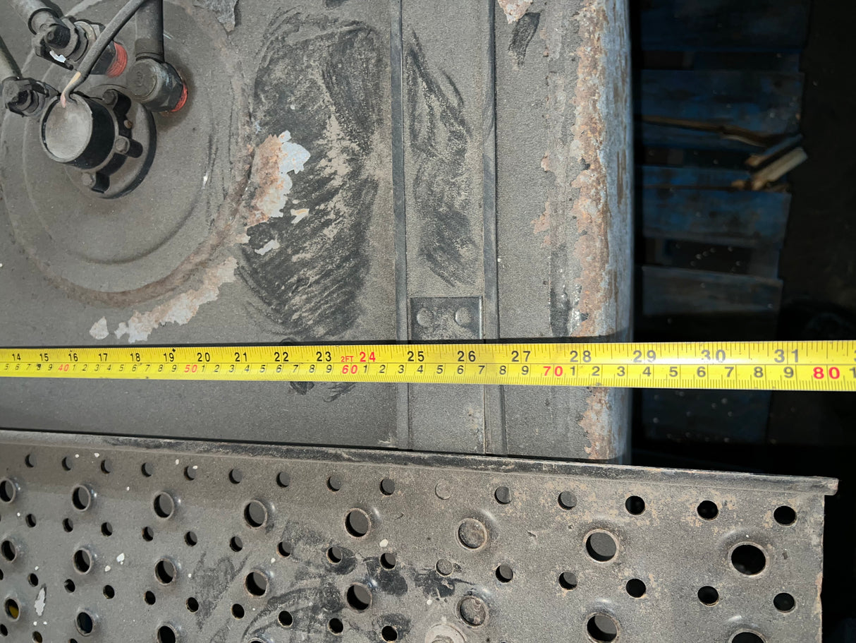 INTERNATIONAL 50G D-STY LSM (SVC) FUEL TANK Part # 3671324F91 WITH STEPS