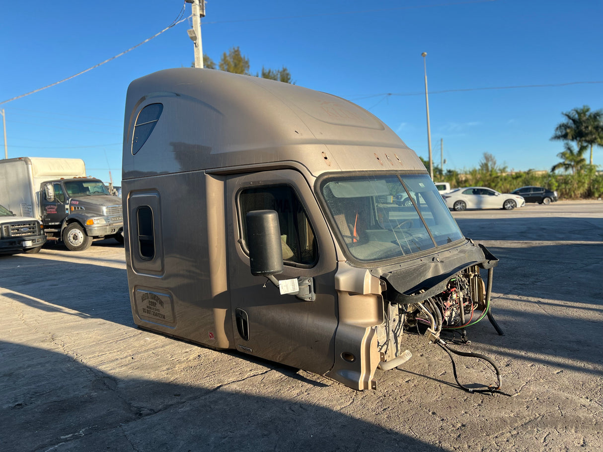 2016 Freightliner Cascadia 125 High Roof Sleeper CAB Shell