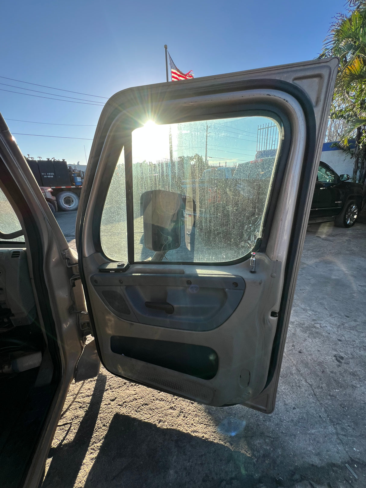 2016 Freightliner Cascadia 125 High Roof Sleeper CAB Shell