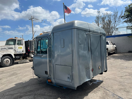 1995 Mack CH613 600 Series Sleeper CAB Shell