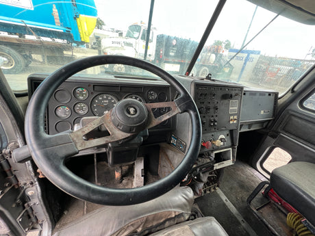 1995 Mack CH613 600 Series Sleeper CAB Shell