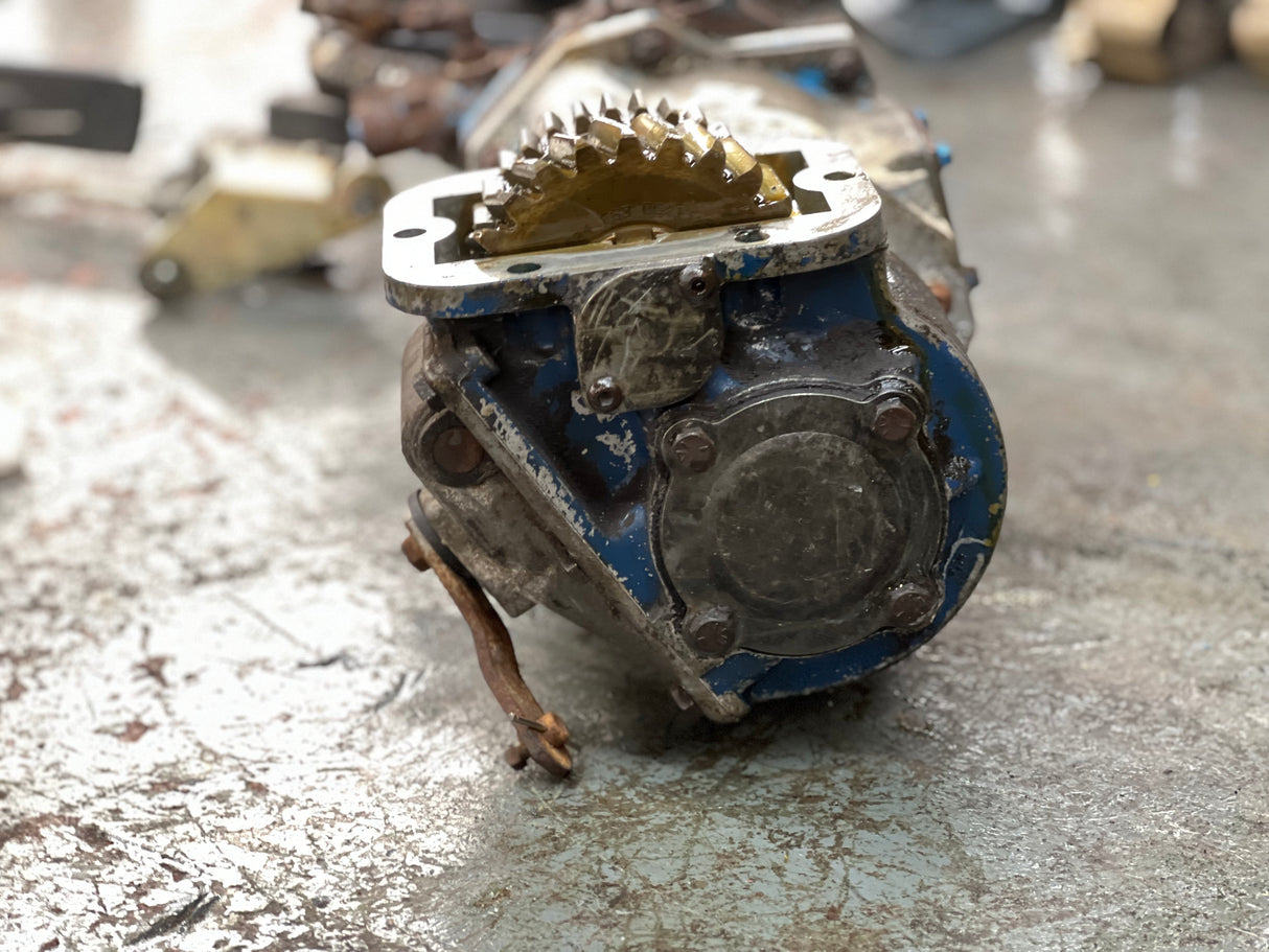 Muncie TG SERIES PTO for Eaton Fuller FS6306 X Transmission TA-C08-024966, Vickers Hydraulic Pump PVE19L