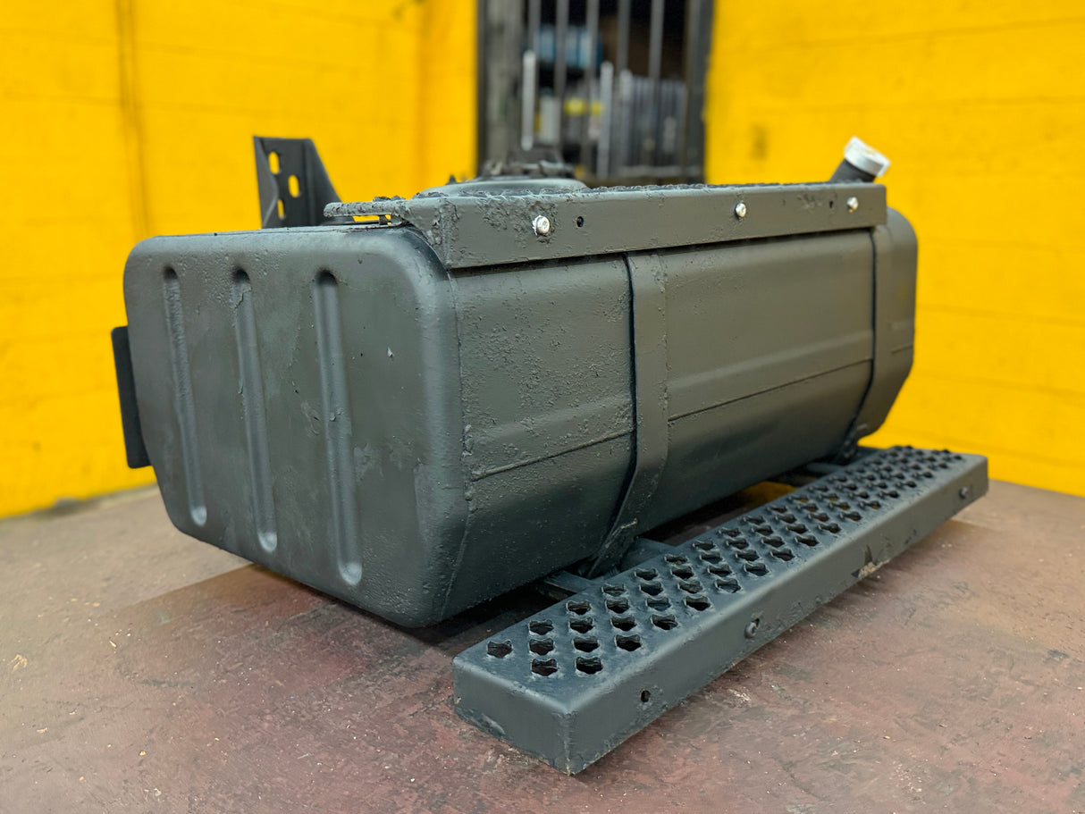 2004 GMC 62 Gallon Fuel Tank w/ Step, 39 (L) x 24 (W) x 15 (H)