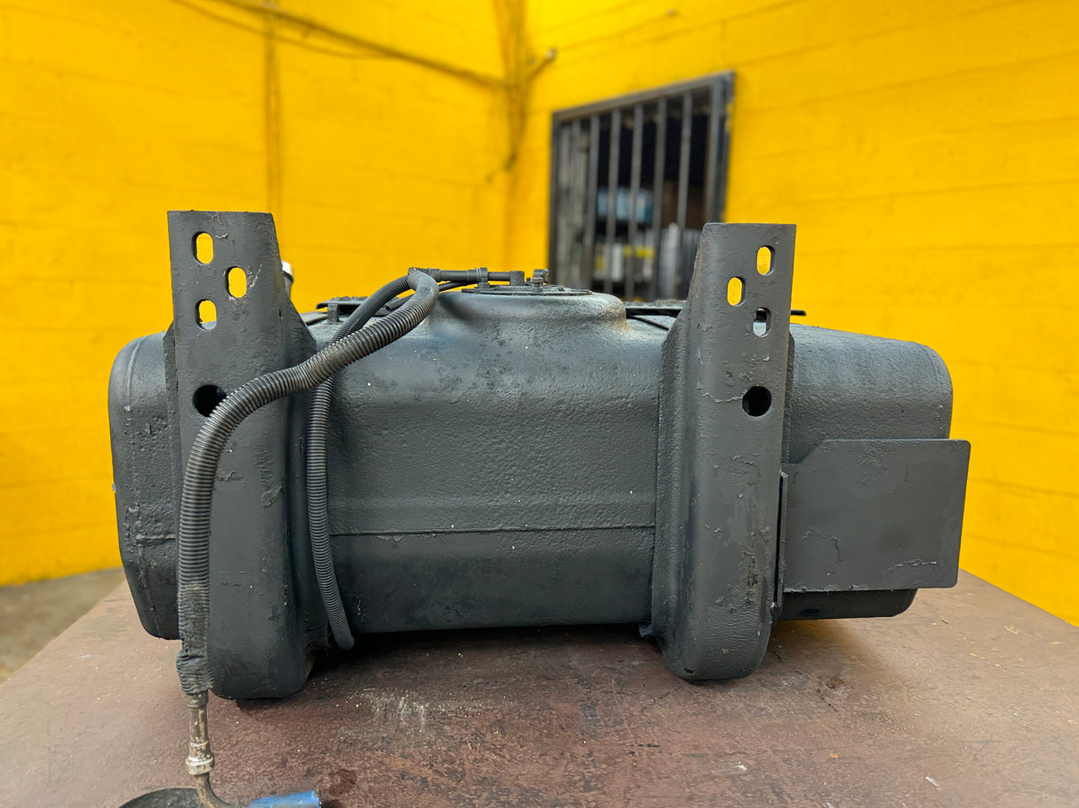 2004 GMC 62 Gallon Fuel Tank w/ Step, 39 (L) x 24 (W) x 15 (H)