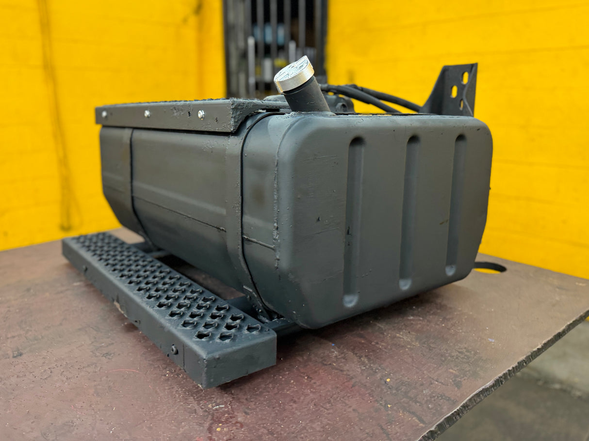 2004 GMC 62 Gallon Fuel Tank w/ Step, 39 (L) x 24 (W) x 15 (H)